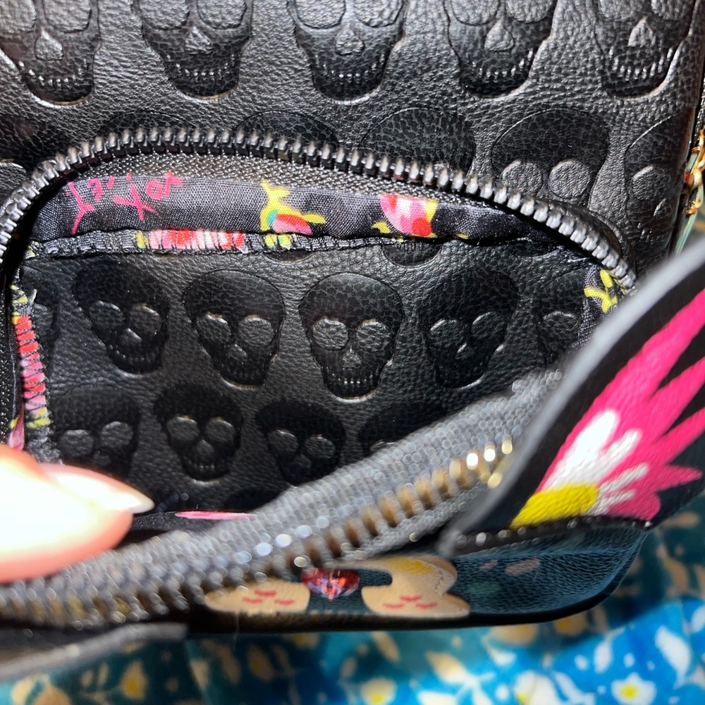 Betsey Johnson mini backpack with skulls and puppy - Picture 5 of 10